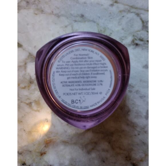 Estee Lauder Resilience Multi-Effect Night Tri-Peptide Face & Neck Crème 2.5 oz - Picture 3 of 6